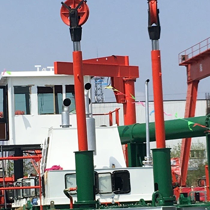 Marine hydraulic cylinder